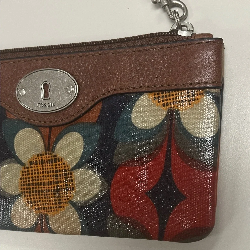 Fossil Floral Pattern Wristlet - Brown and Red